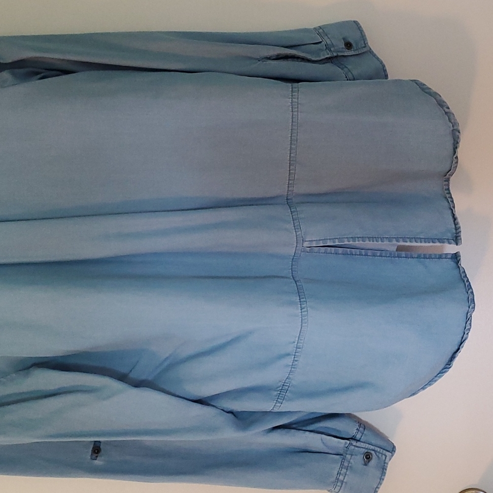 Button up blouse - Picture 9 of 11